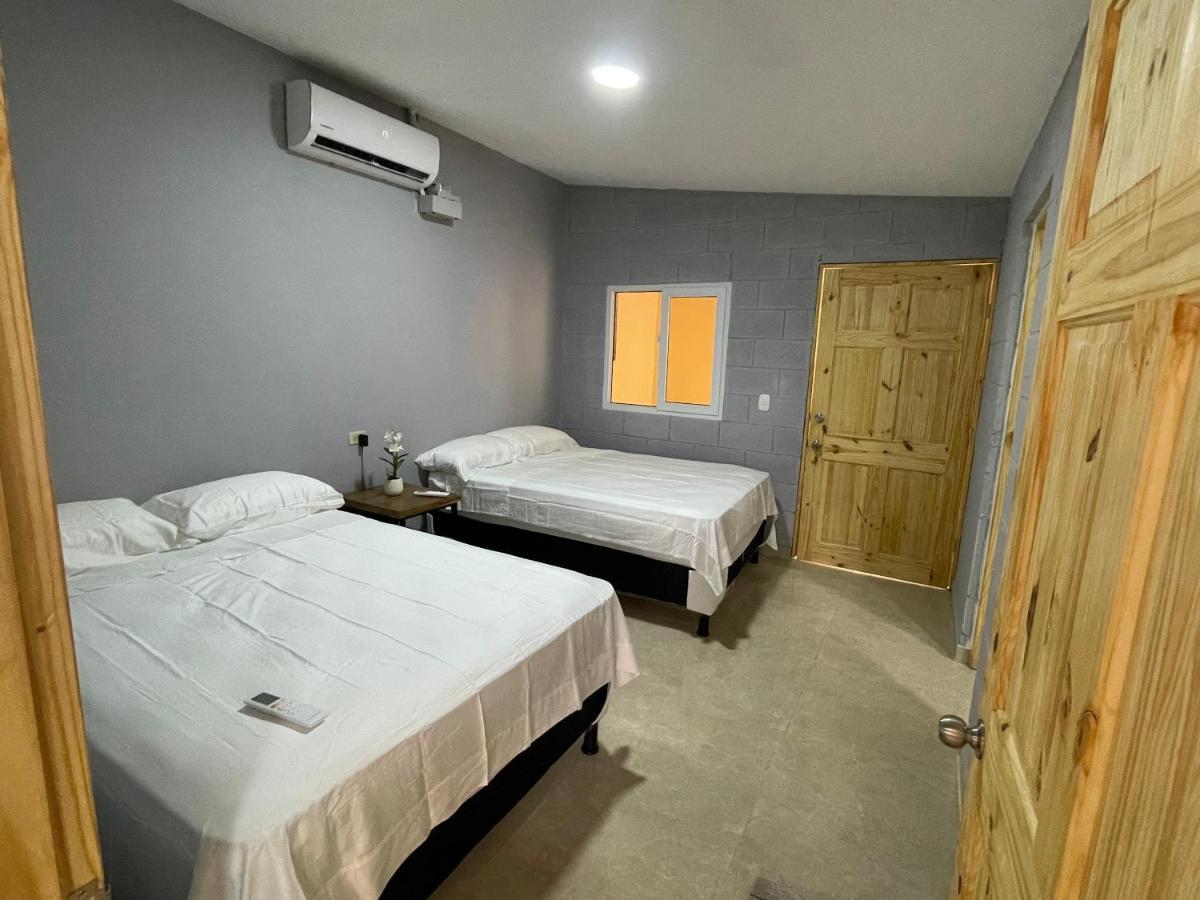 Hostal Camila'S Tamanique Eksteriør billede