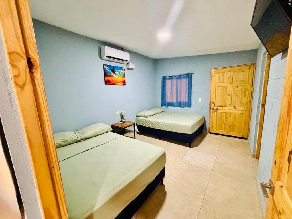 Hostal Camila'S Tamanique Eksteriør billede